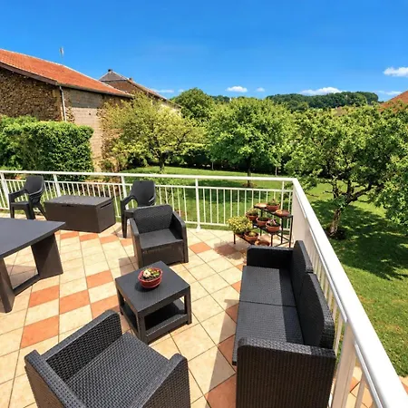 Holiday home Et Sans Chichis Montlibert